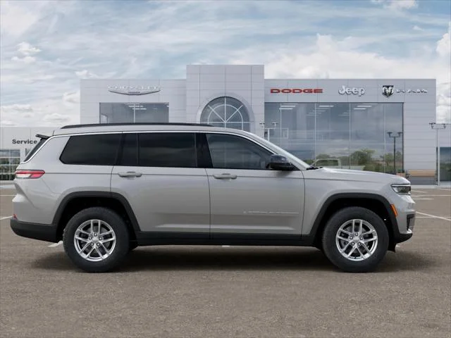 New 2026 Silver Zynith Exterior Paint Jeep Laredo X image 47