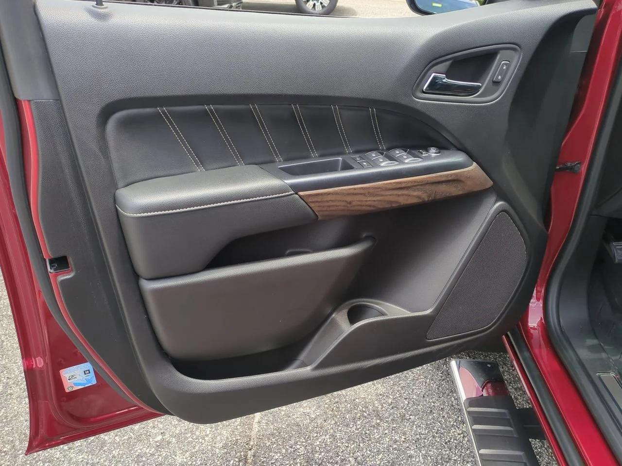 Used 2021 CAYENNE RED TINTCOAT GMC 2WD Denali image 22