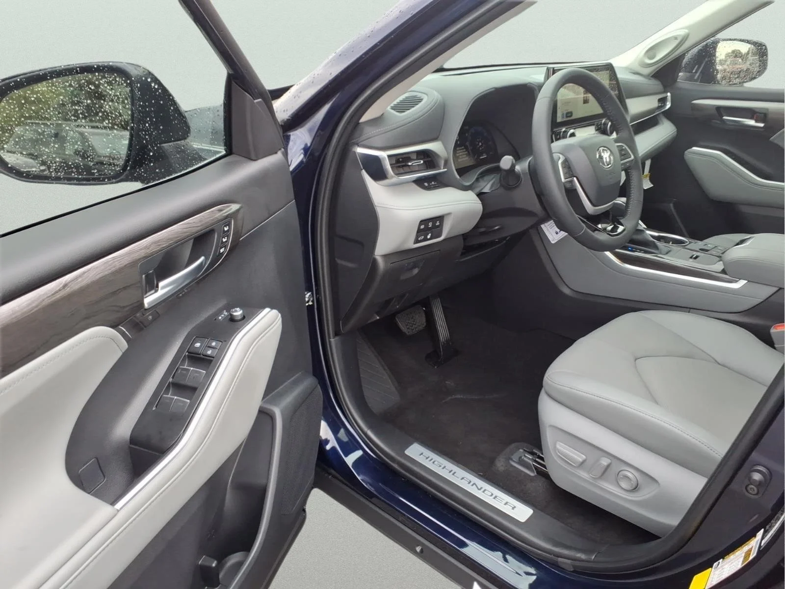 Certified Used 2026  Toyota Limited image 10
