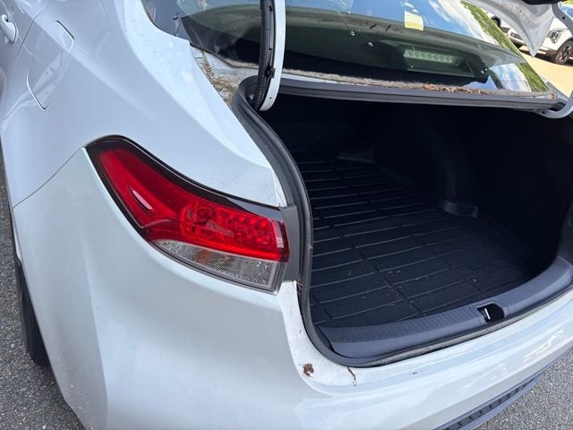 Used 2022 White Toyota SE image 10