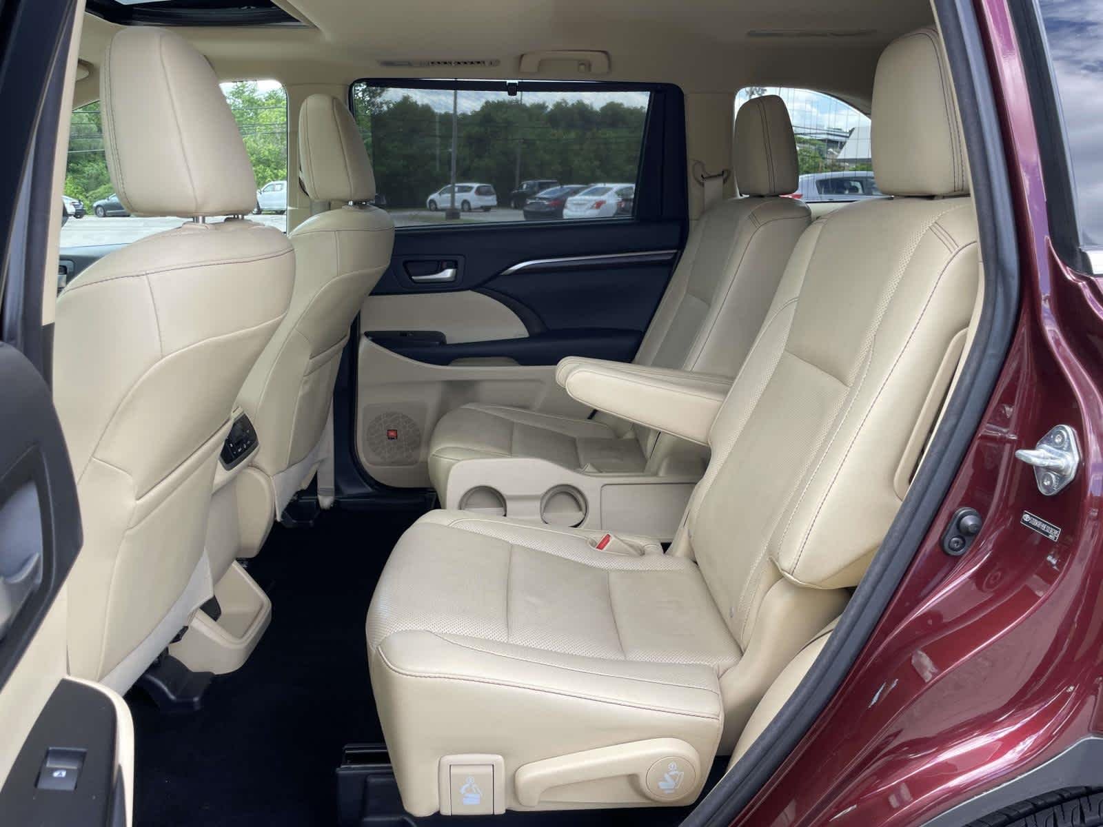 Used 2014 Ooh La La Rouge Mica Toyota Limited image 18