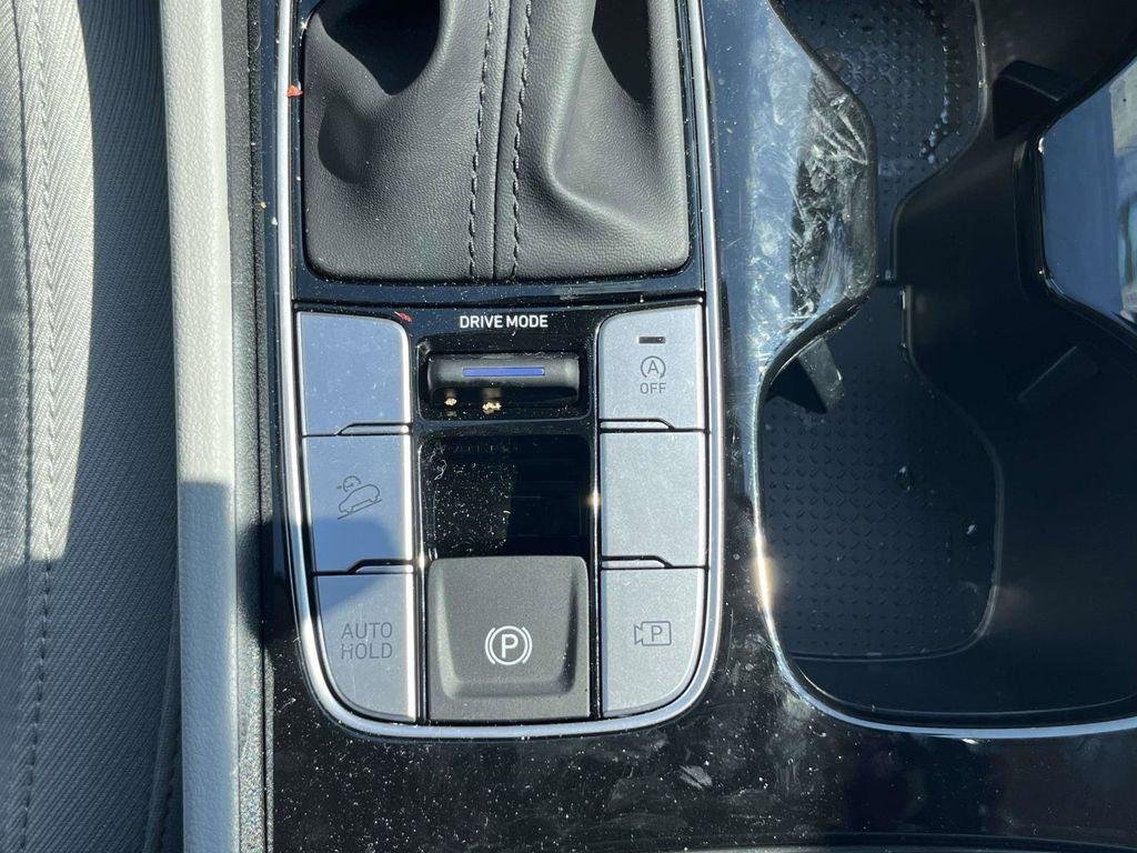 New 2026 Black Hyundai SEL FWD image 46