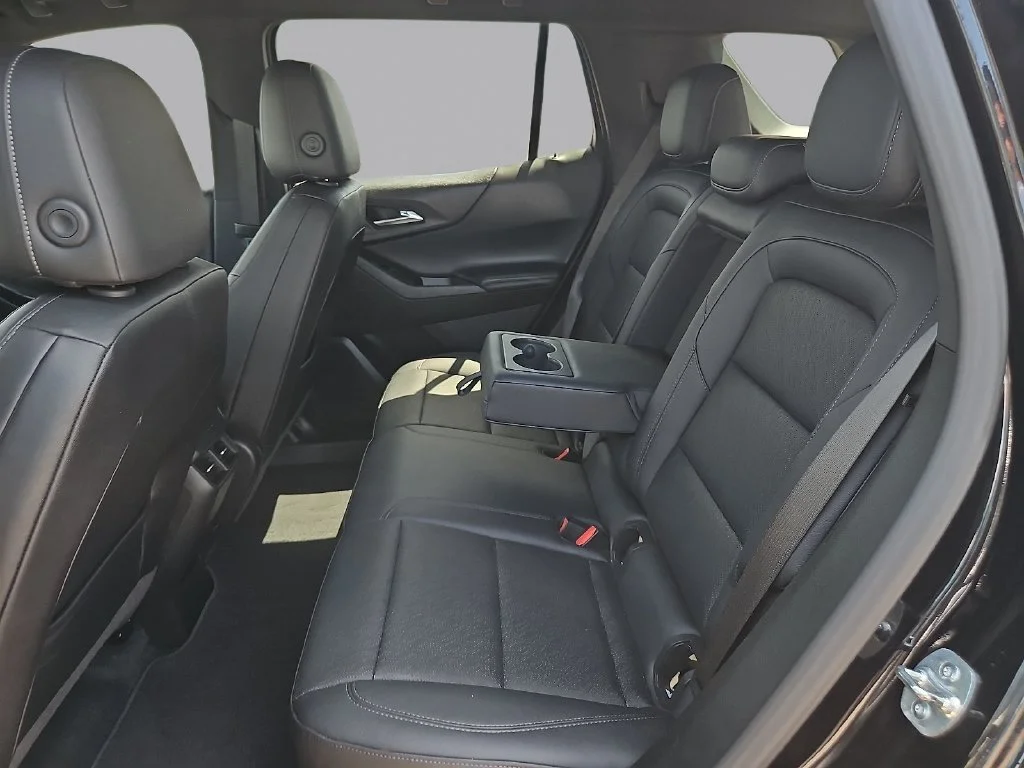 Used 2025 Mosaic Black Metallic Chevrolet LT image 10