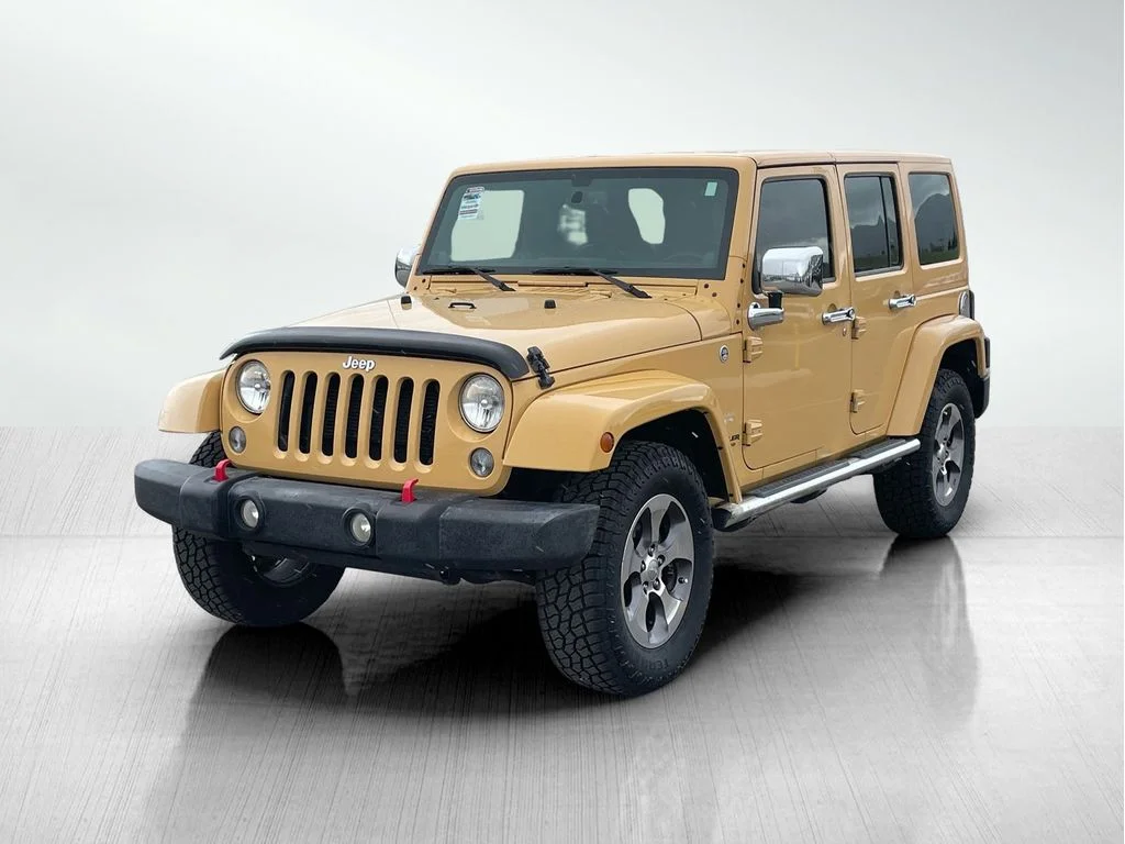 Used 2014 Dune Clear Coat Jeep Sahara image 7