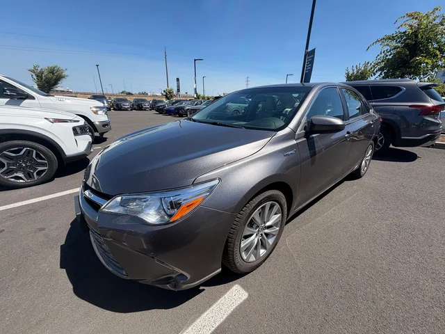 2016 Toyota Camry Hybrid XLE