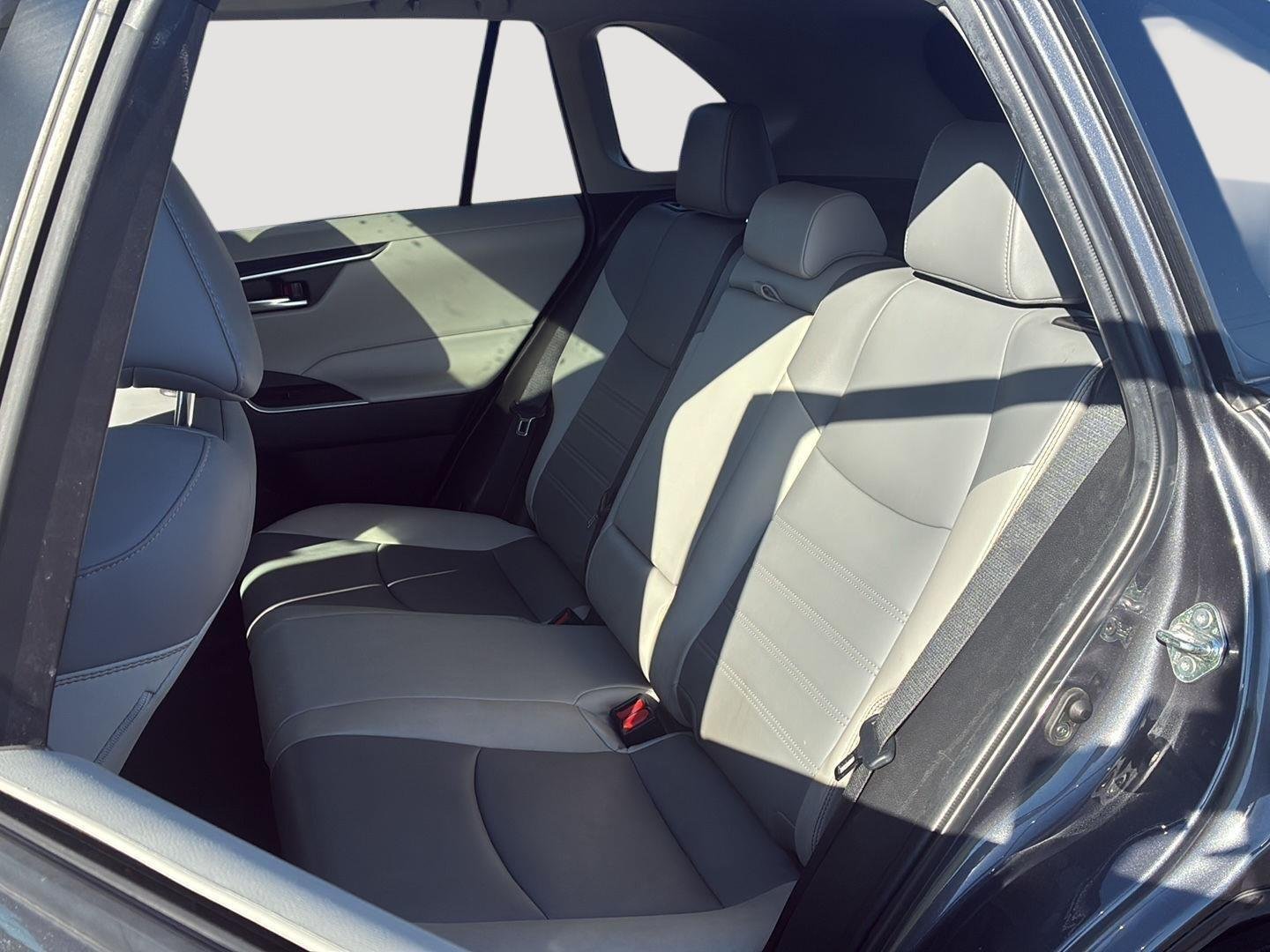 Used 2022 Magnetic Gray Metallic Toyota XLE Premium image 5
