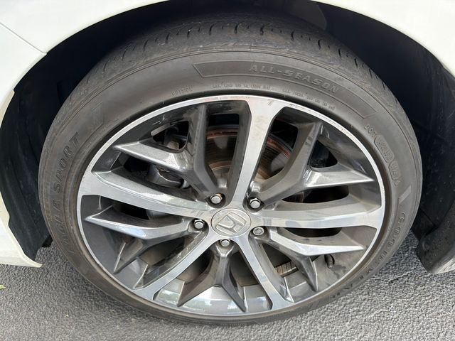 Used 2024 White Honda Touring image 11
