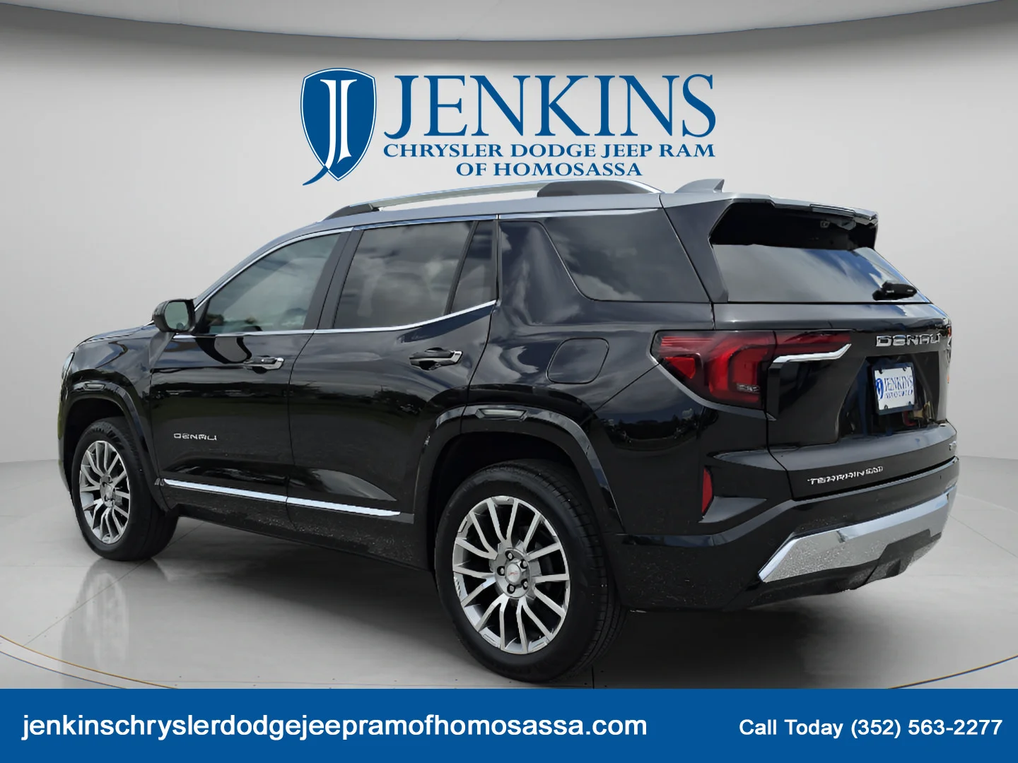 Used 2026 Ebony Twilight Metallic GMC AWD Denali image 7