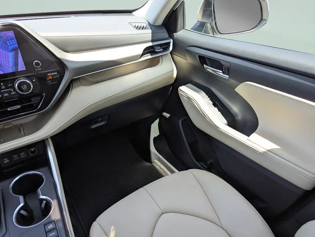 Used 2024 Beige Toyota XLE image 20