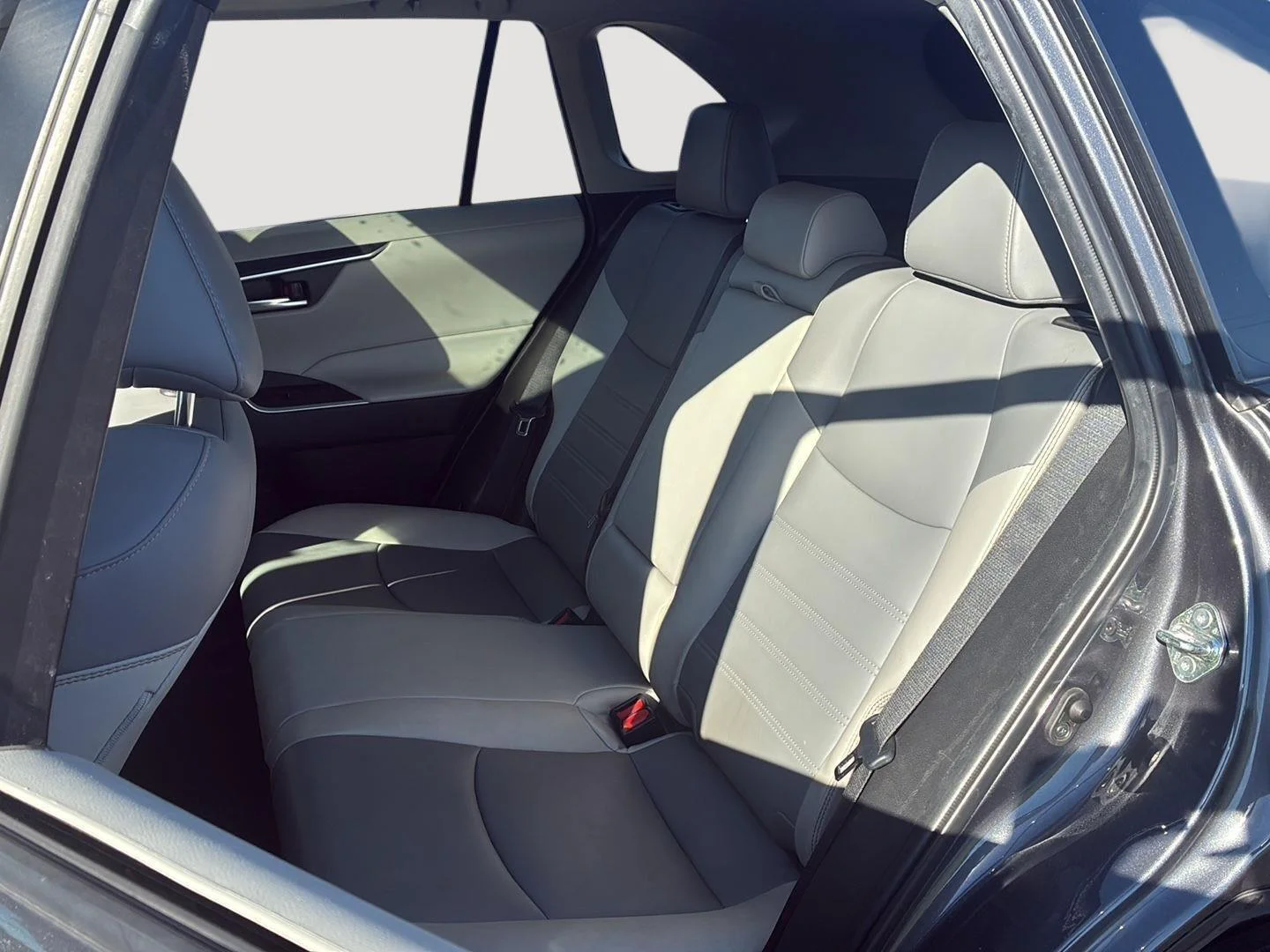 Certified Used 2022 Magnetic Gray Metallic Toyota XLE Premium image 5