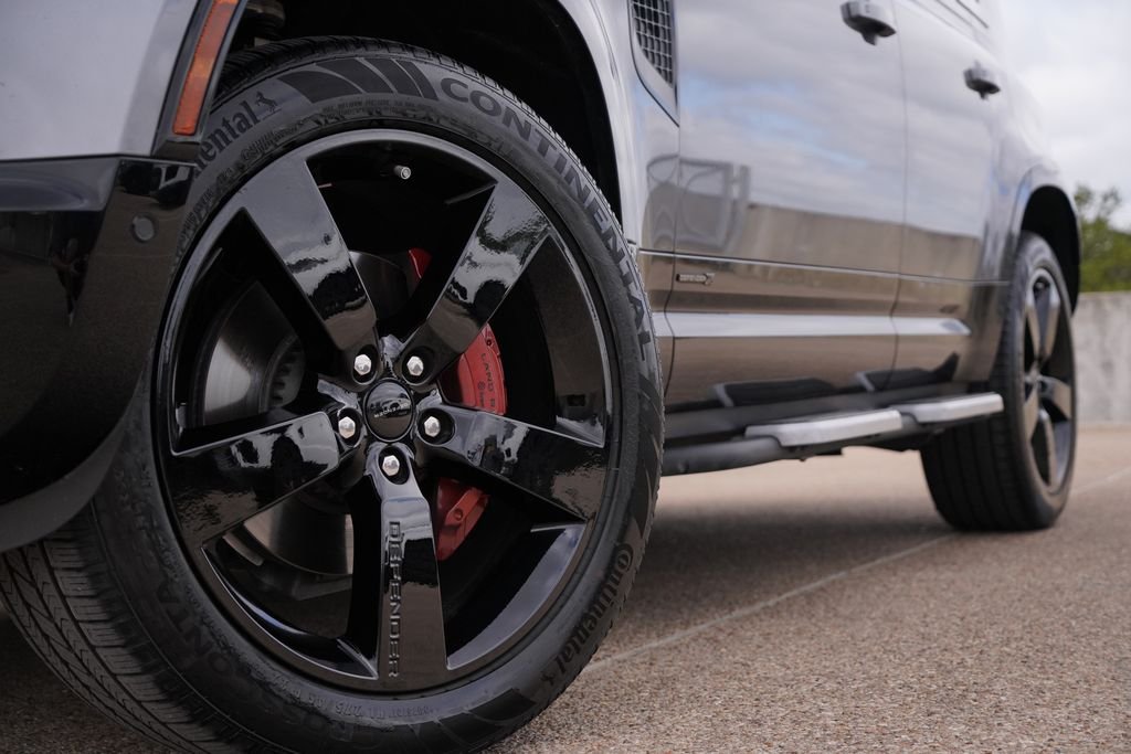 Used 2023 Gray Land Rover X image 3