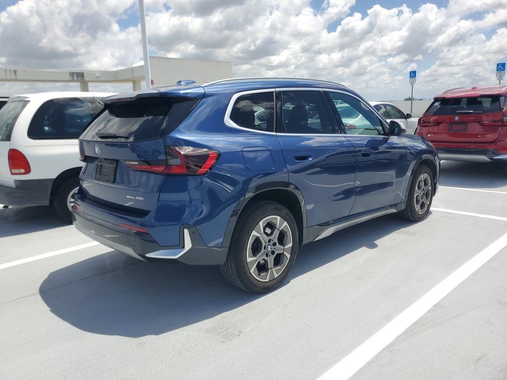 Certified Used 2024 Phytonic Blue Metallic BMW xDrive28i image 3