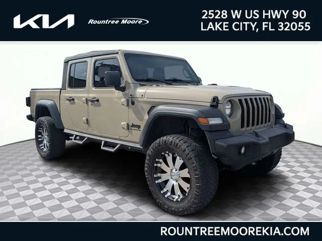 2020 Jeep Gladiator Sport S's photo