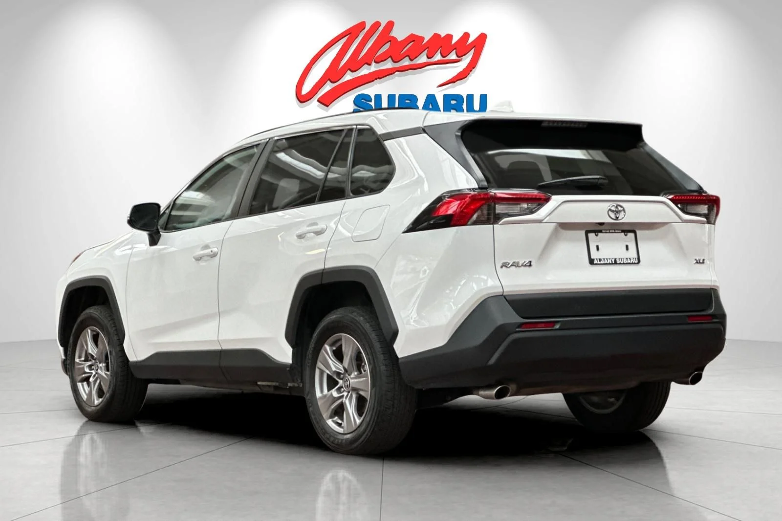 Used 2025 White Toyota XLE image 7