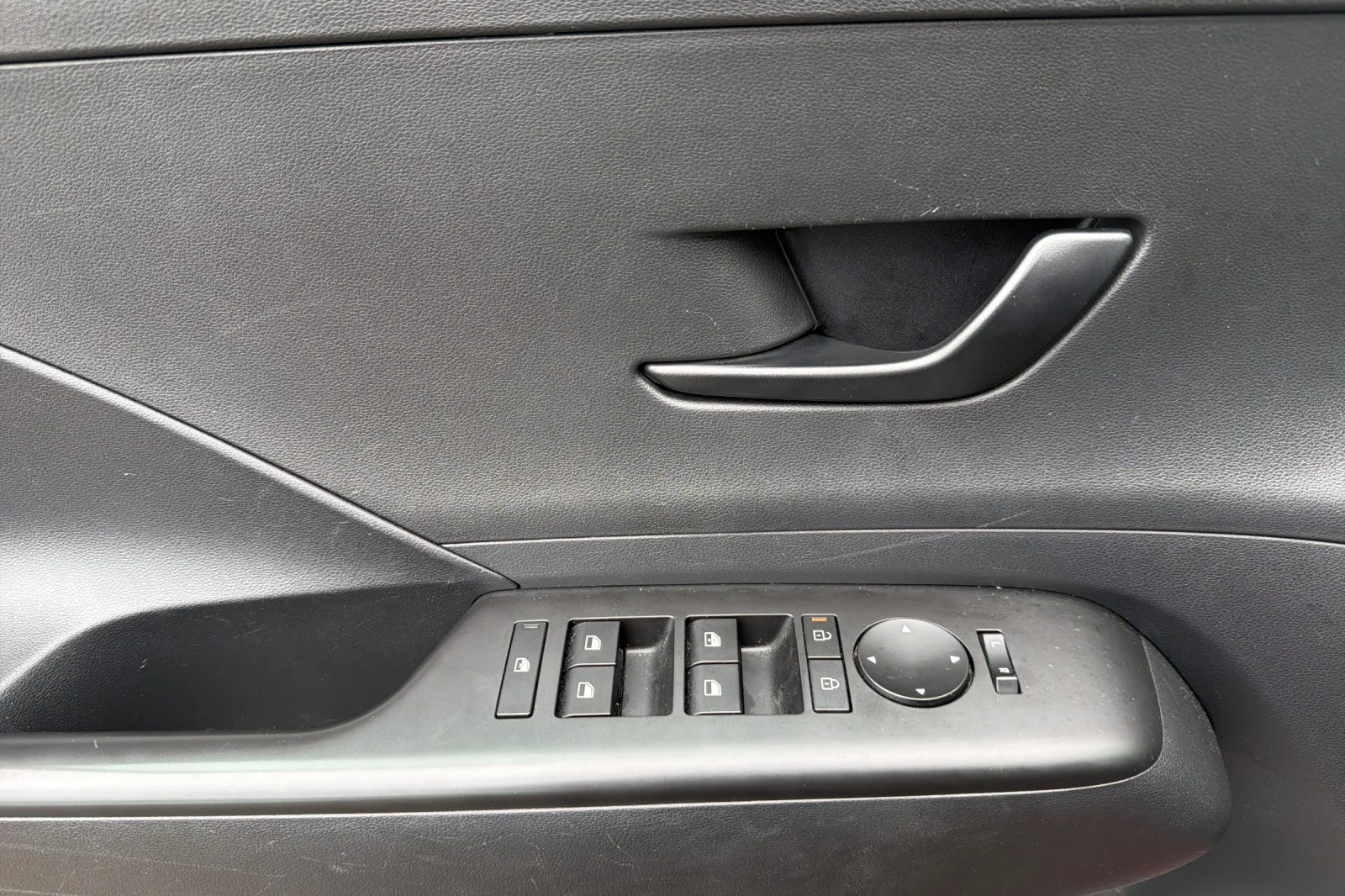 Used 2025 Red Hyundai SEL image 11