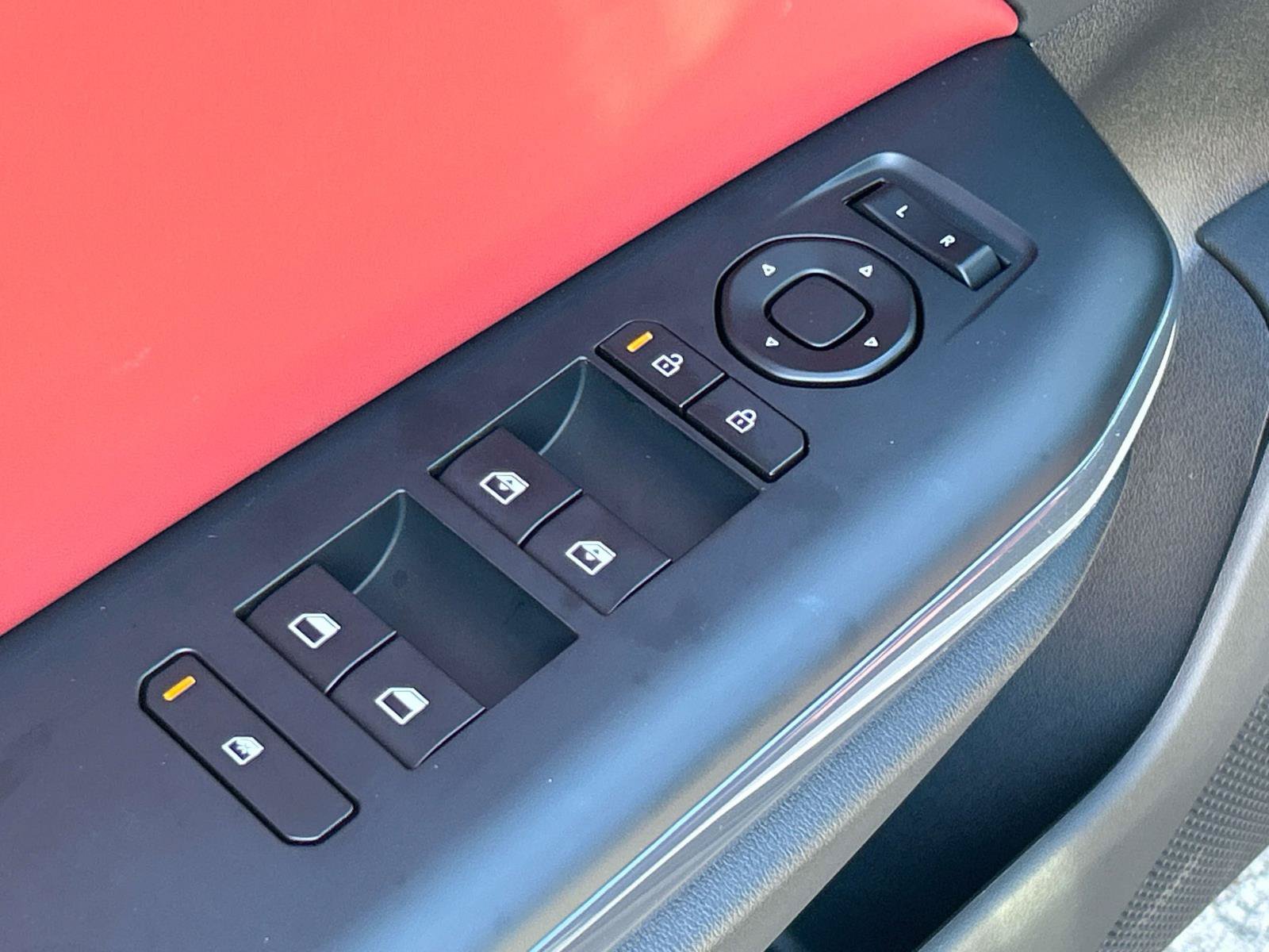 New 2027 Snow White Pearl Kia GT-Line image 19
