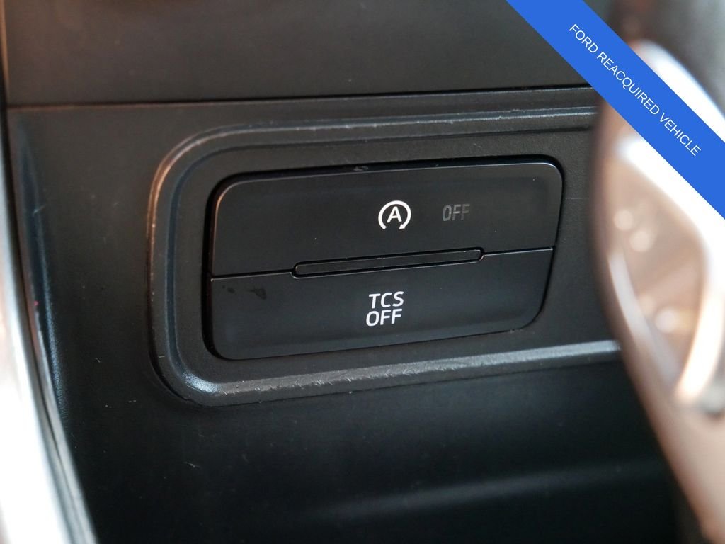 Used 2020 Black Ford SE image 25