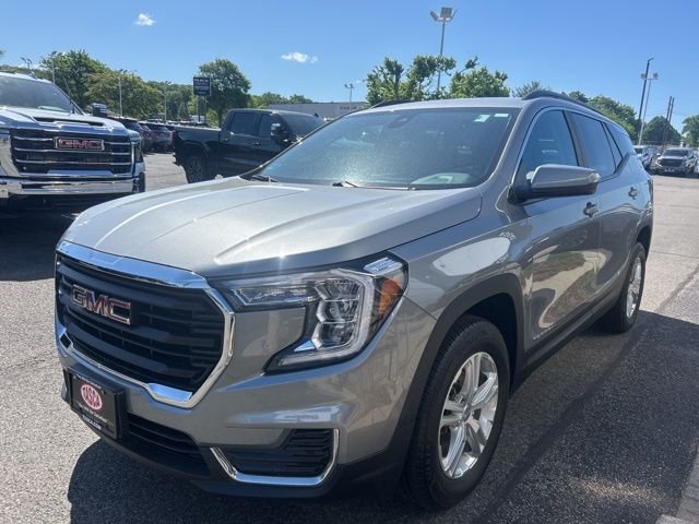 Used 2023 Silver GMC SLE image 4