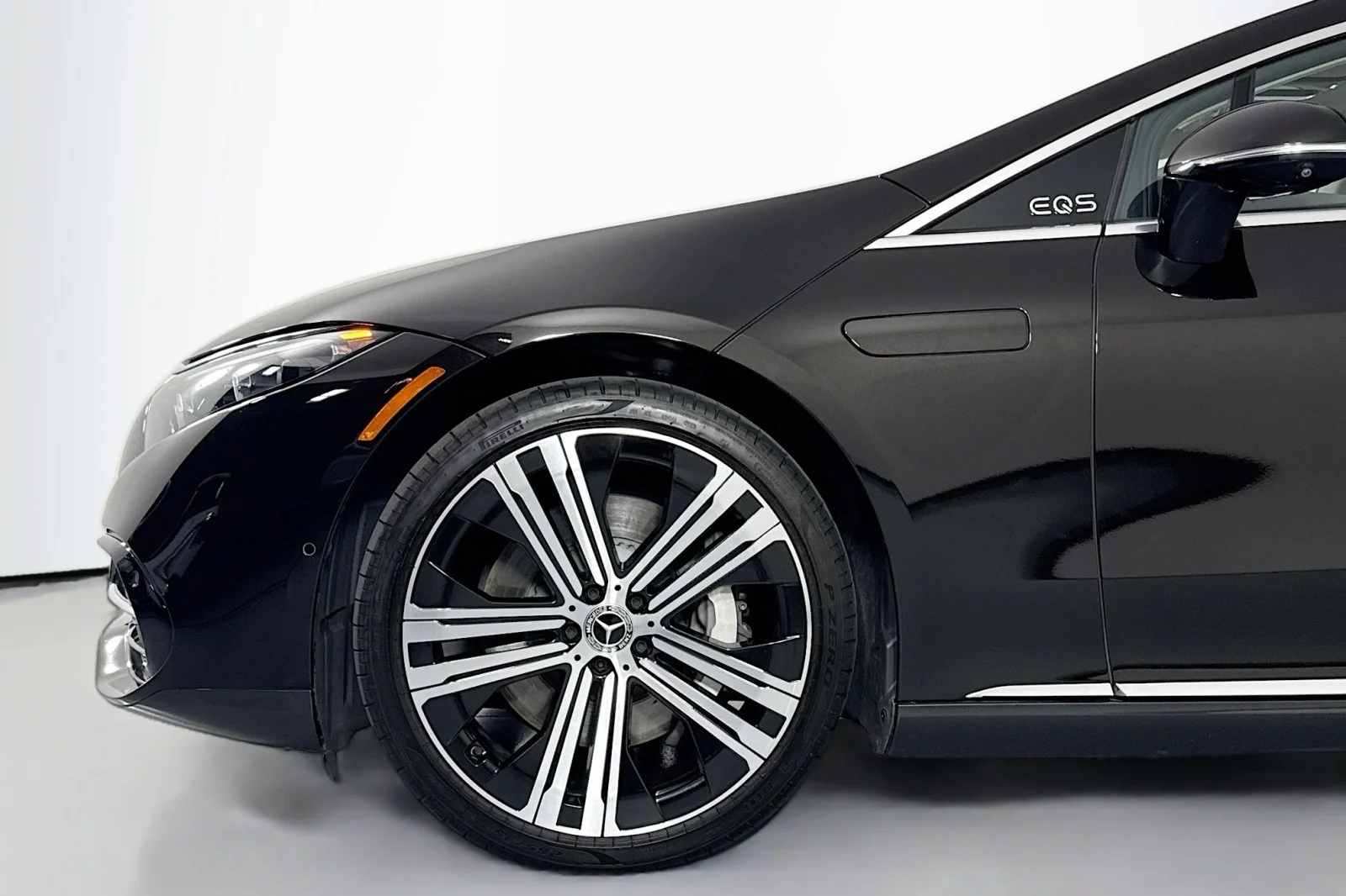 Certified Used 2023 Onyx Black Metallic Mercedes-Benz EQS 450 image 11