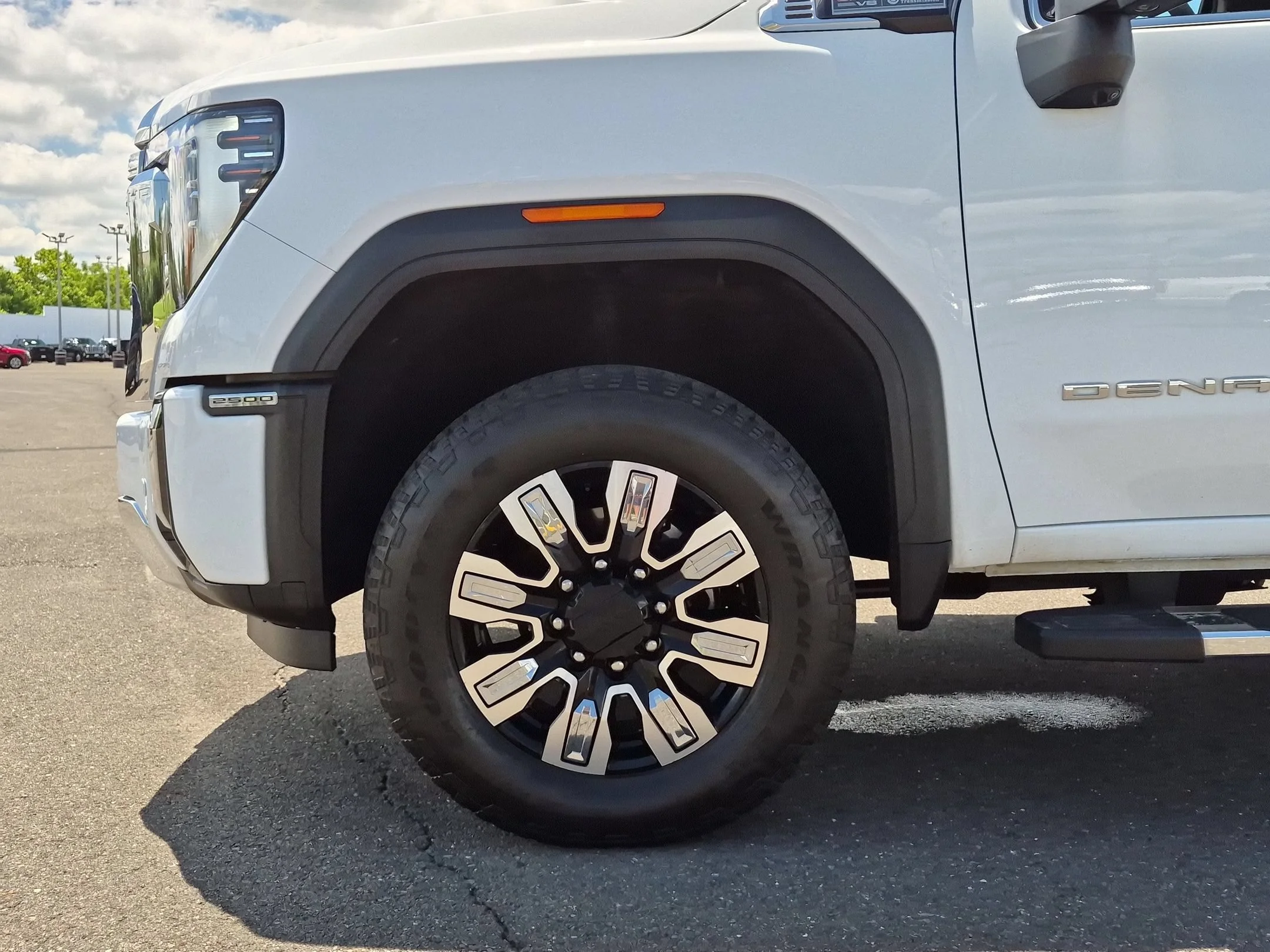 Used 2024 Summit White GMC Denali image 32