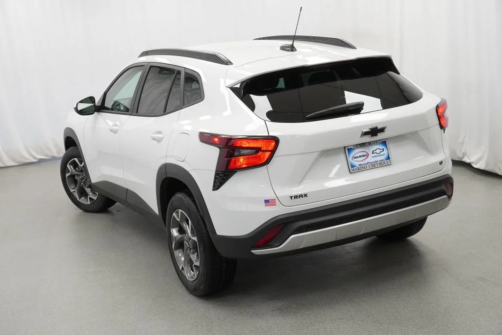 New 2026 Summit White Chevrolet LT image 4