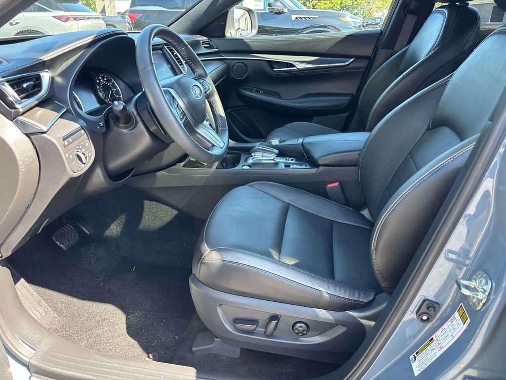 Certified Used 2025 Gray INFINITI LUXE image 10