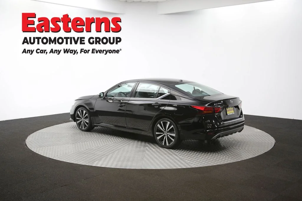 Used 2020 Black Nissan 2.5 SR image 61