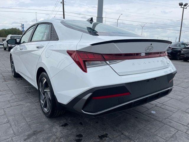 2025 Hyundai Elantra Blue - Photo 5