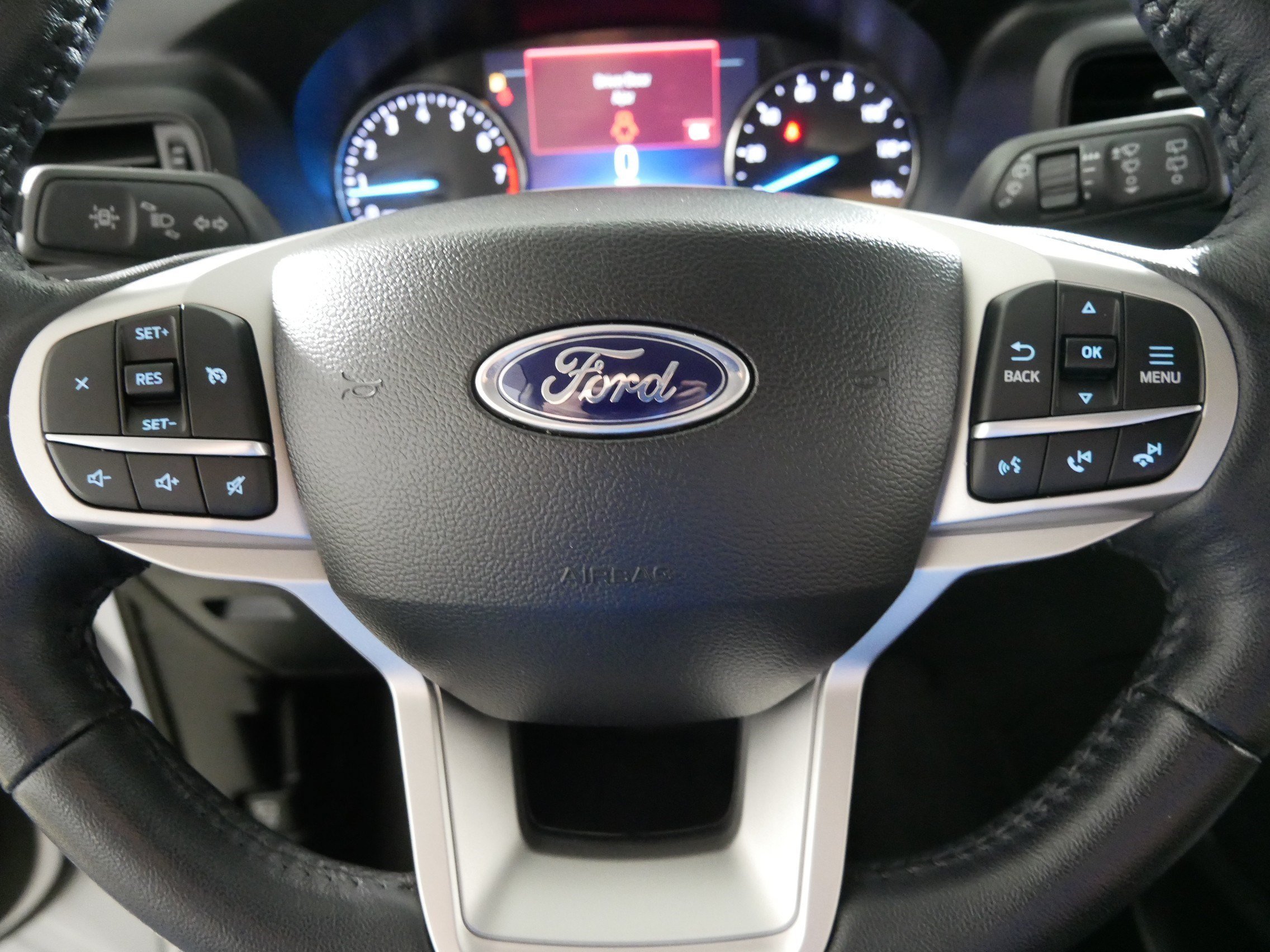 2023 Ford Explorer XLT - Photo 25