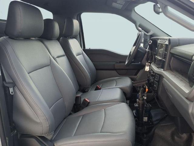 New 2024 Oxford White Ford F-550® XL image 22