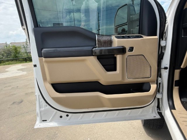Used 2018 White Ford LARIAT image 22