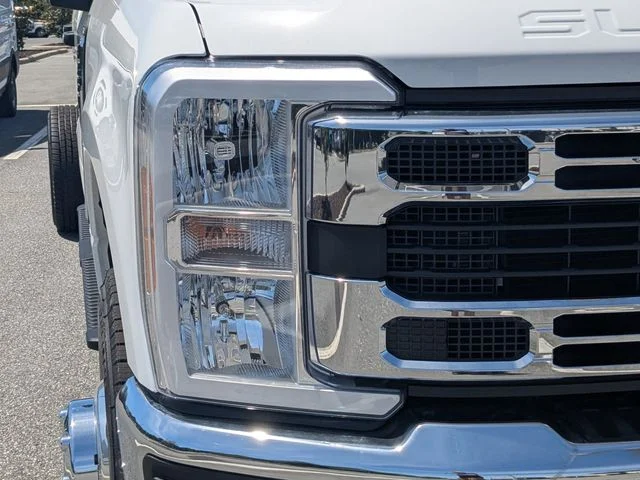 New 2026 White Ford XLT image 9