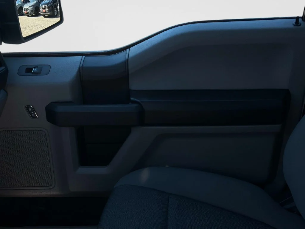 Used 2018 White Ford XL image 17