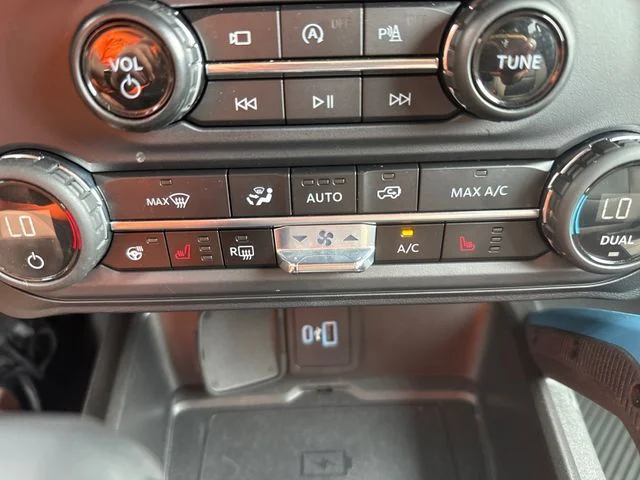 Used 2023 Carbonized Gray Metallic Ford Wildtrak image 33