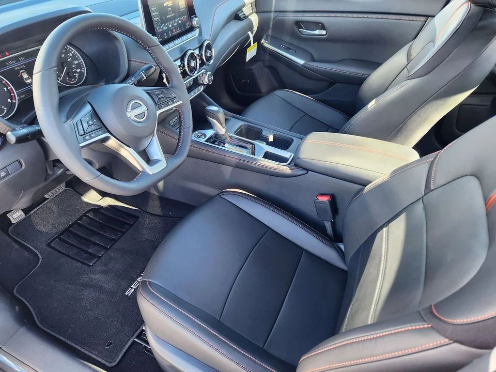 2025 Nissan Sentra SR - Photo 12