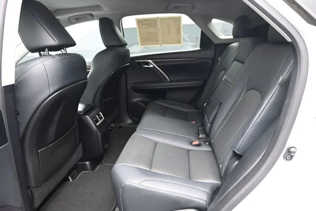 Used 2021 White Lexus 350 image 9