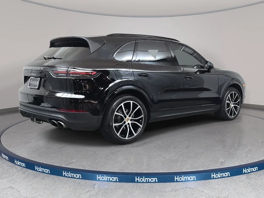 Used 2019  Porsche S image 6