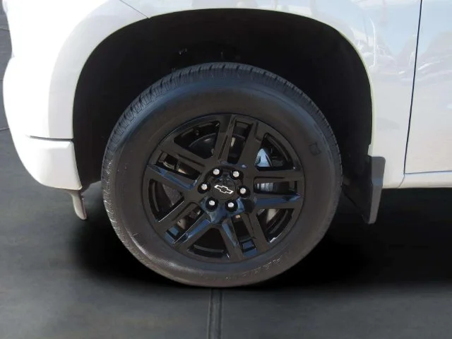 Used 2026 White Chevrolet Custom image 4