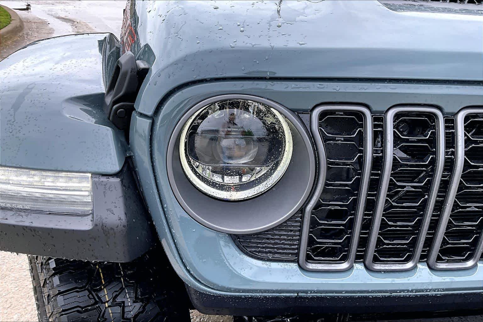 New 2026 Anvil Clearcoat Jeep Mojave image 14