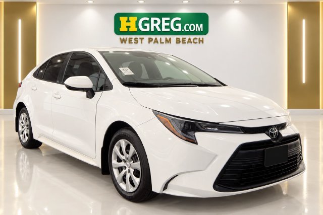 Used 2025 Ice Cap Toyota LE image 3