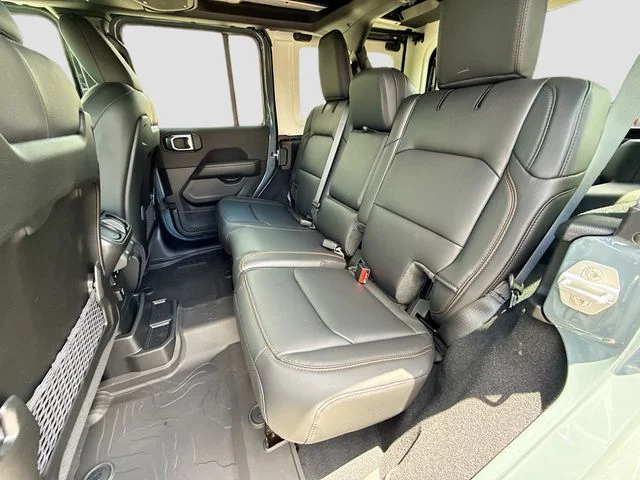 New 2026 Anvil Clear-Coat Exterior Paint Jeep Sahara image 18