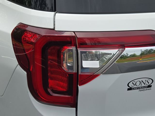 Used 2023 White GMC SLT image 12