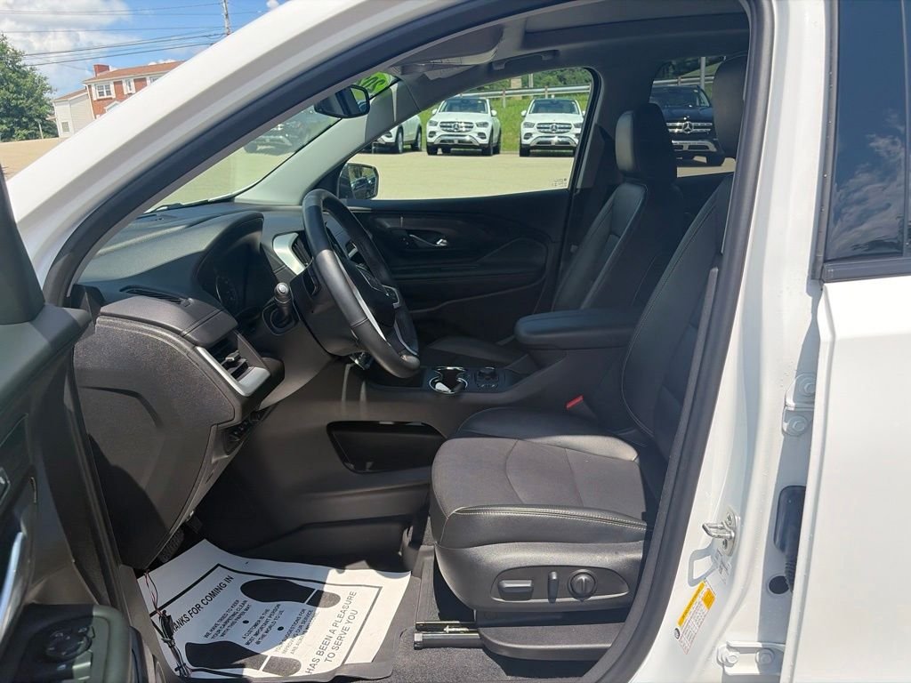 Used 2024 White GMC SLT image 12