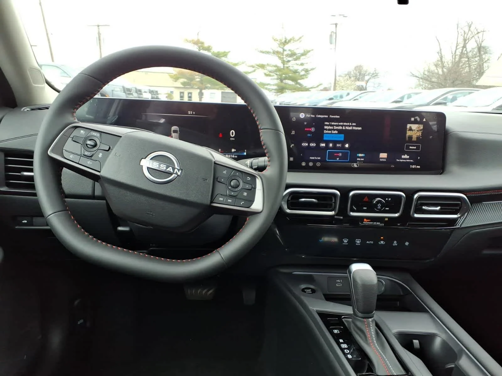 New 2026 Aspen White Tricoat/Super Black Nissan SR image 7