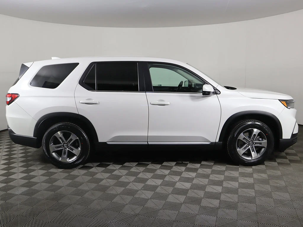 2025 Honda Pilot EX-L - Photo 18