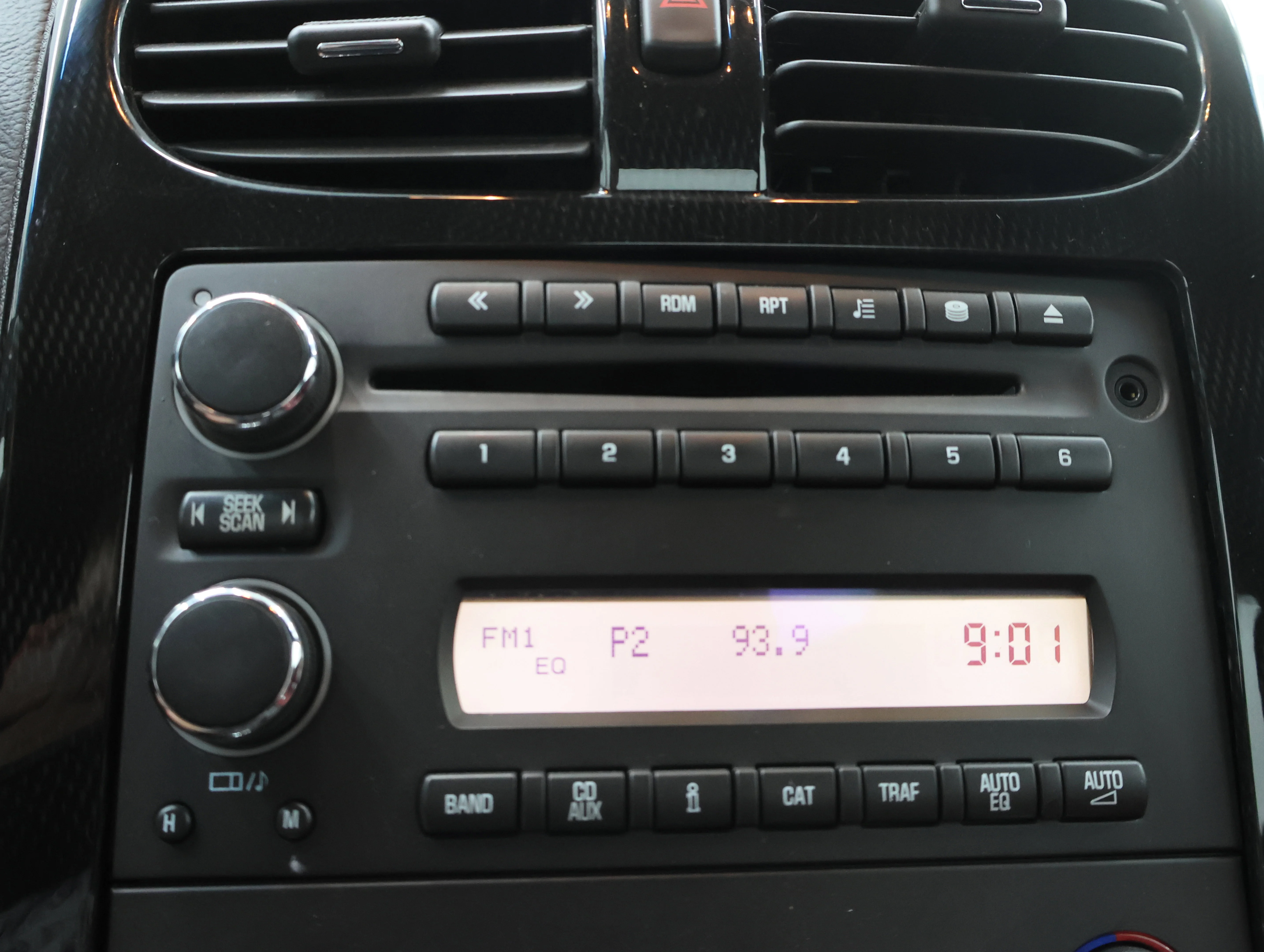 Used 2009 Cyber Gray Metallic Chevrolet Base image 37