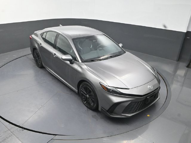 Used 2025  Toyota SE image 23