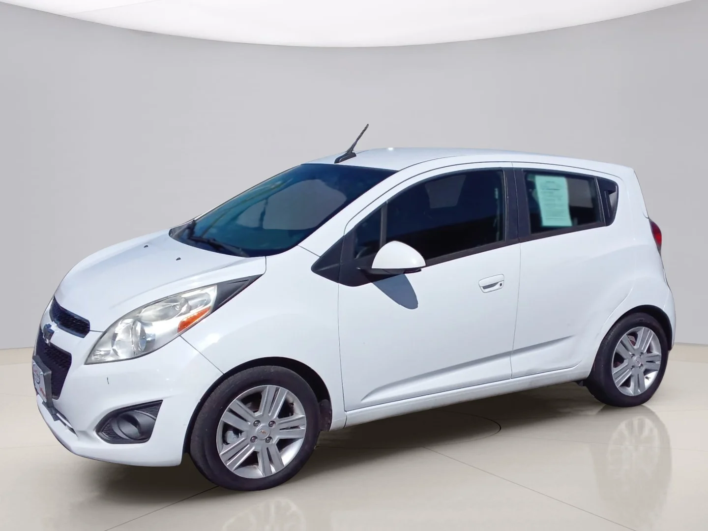 Used 2014 White Chevrolet 1LT image 3