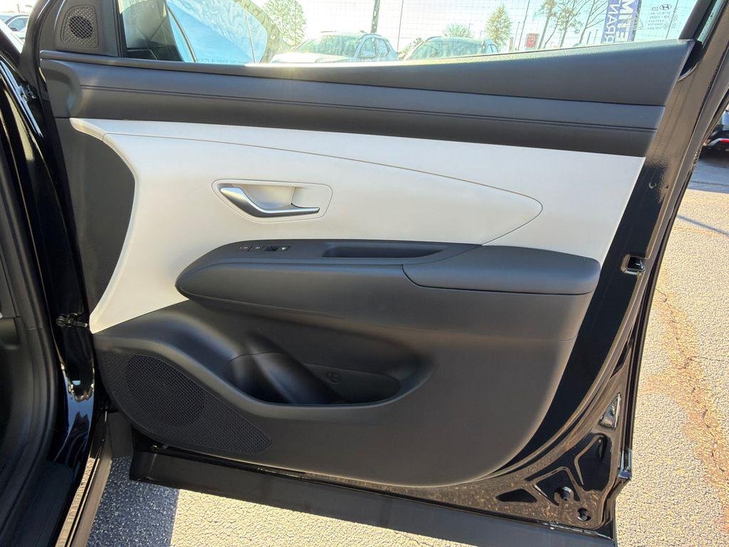 New 2026 Black Hyundai SE FWD image 14