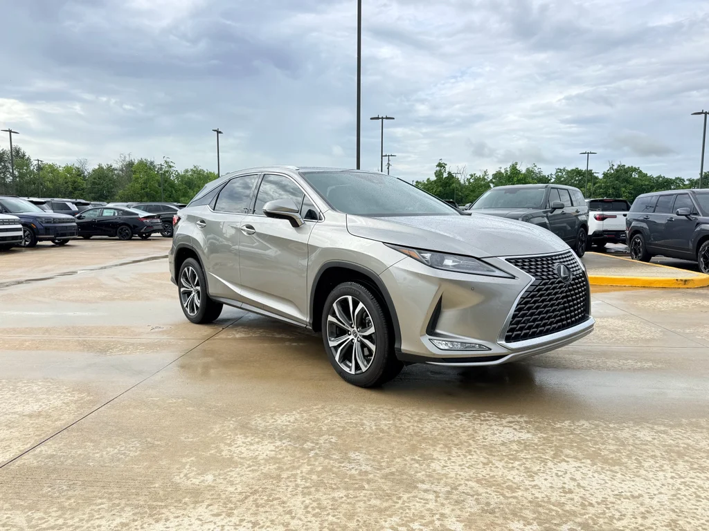 Used 2022 Atomic Silver Lexus  image 3